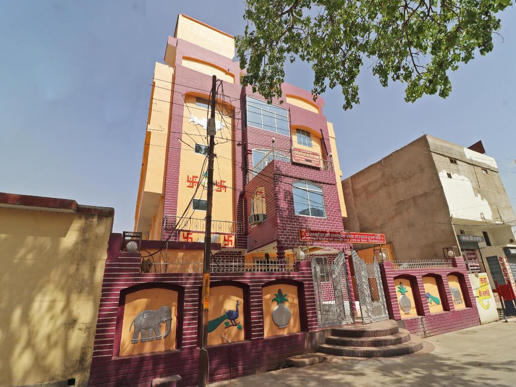 Spot On 38000 Vaidehi Bhawan in Ajodhya, India