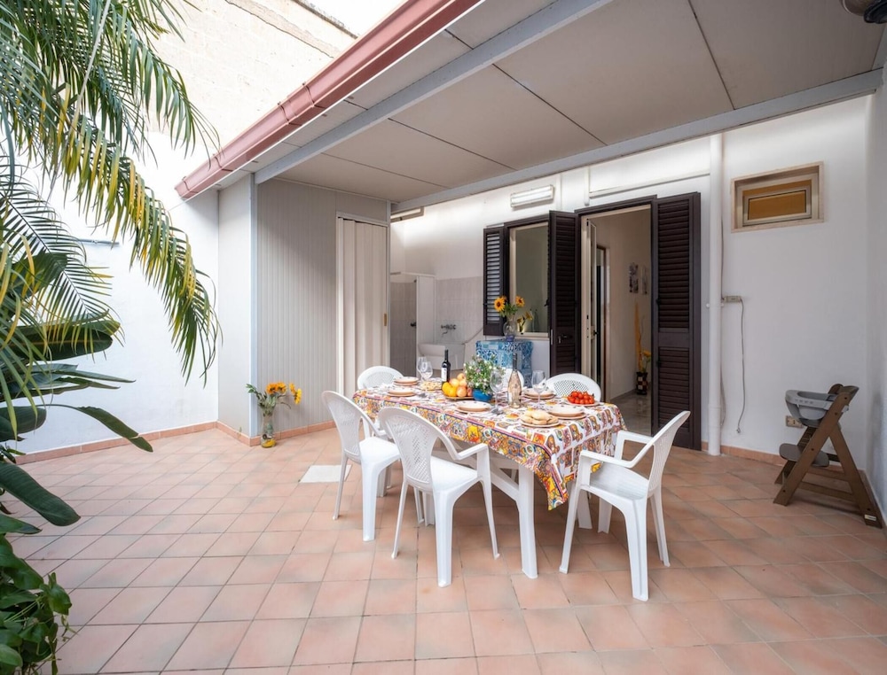 Sealight Apartment Porto Cesareo — 4-Star Luxury Hotel in Porto Cesareo, Italy