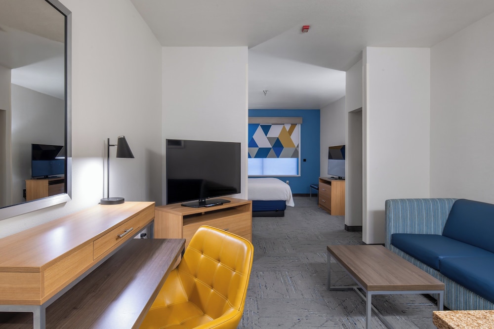 Holiday Inn Express Hotel & Suites Henderson by IHG - photo 12