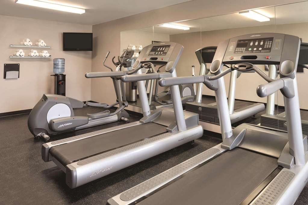 Country Inn & Suites by Radisson Cedar Falls near University - photo 18