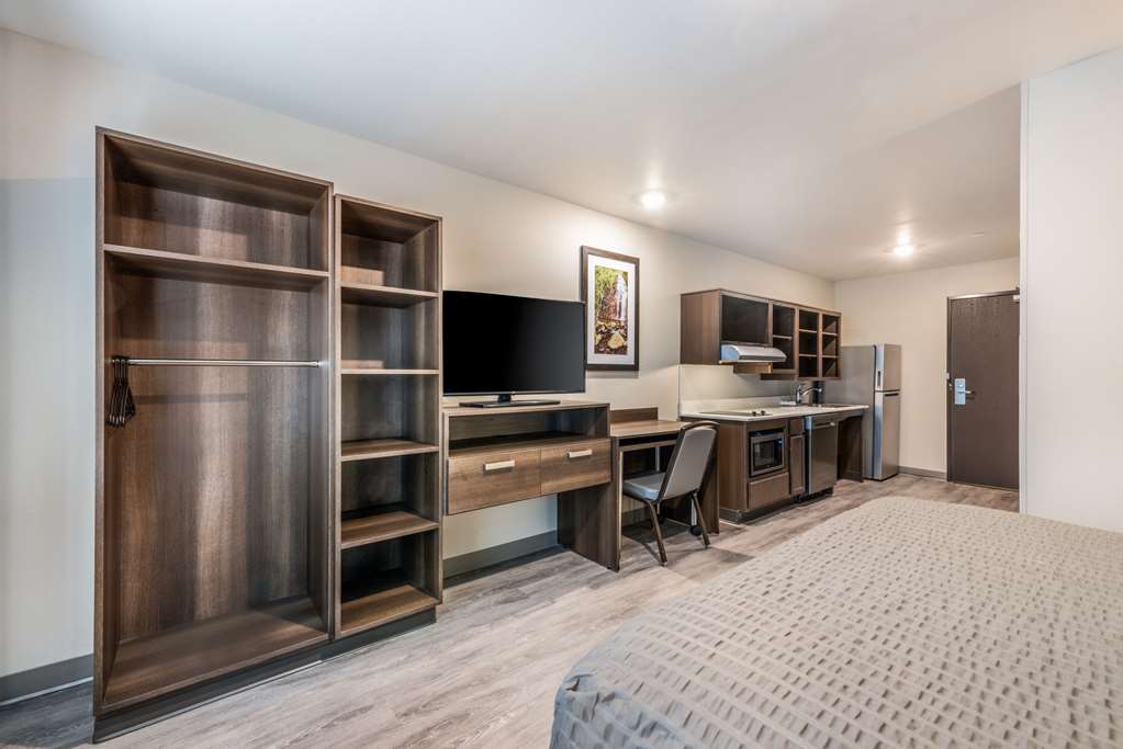 WoodSpring Suites Linden - photo 9