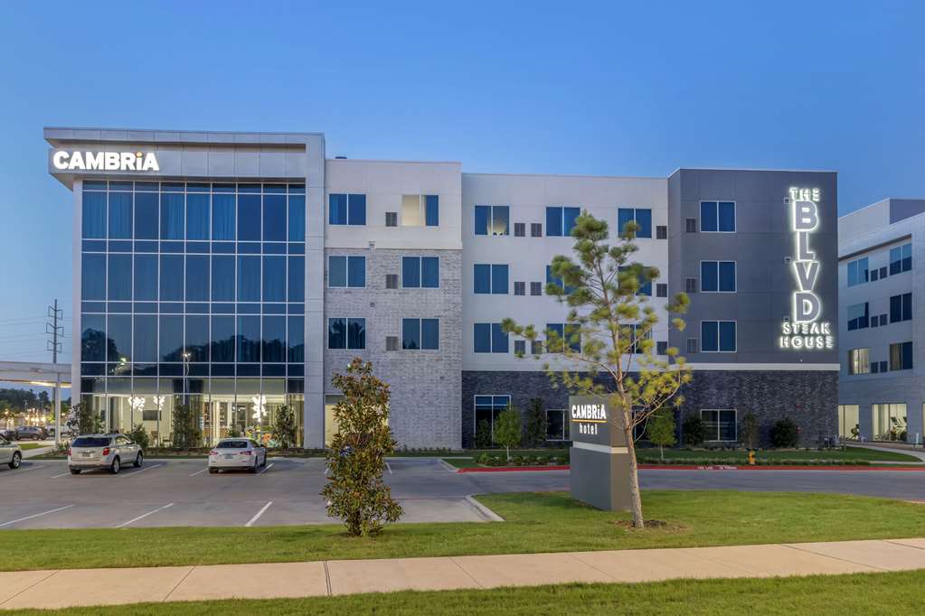 Cambria Hotel Waco University Riverfront - photo 4