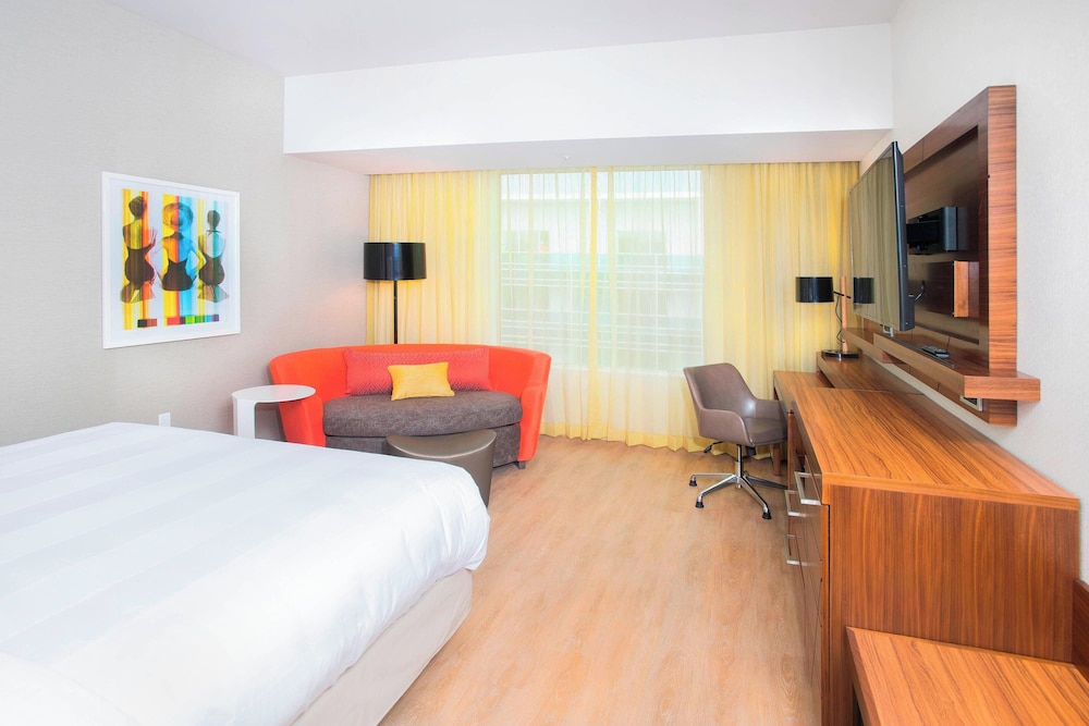 Courtyard by Marriott Santa Monica - photo 13