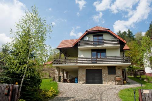 Klimkowka 96 Dom W Gorach Nad Jeziorem — hotel in Ropa