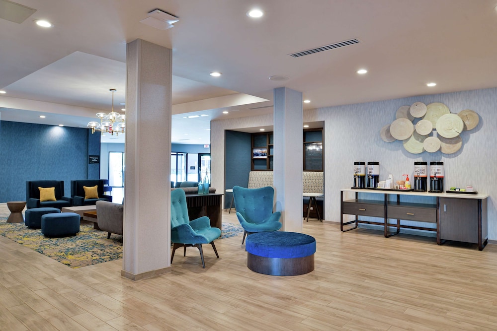 Hampton Inn Cedar Falls Downtown - photo 3