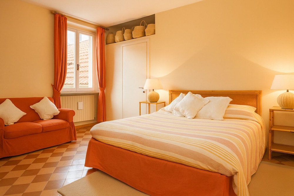 Ivy house — 4-Star Luxury Hotel in Milan, Italy