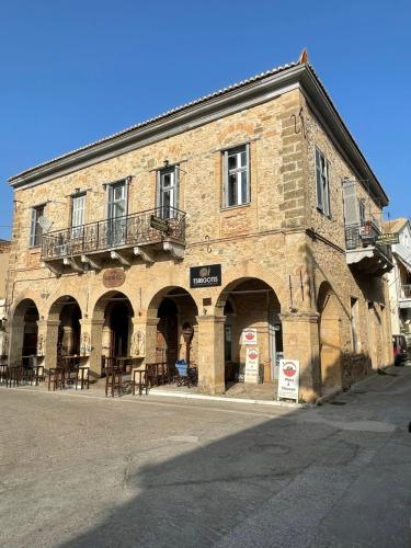 Xenias Rooms Apartments — 4-Star Luxury Hotel in Koroni, Greece