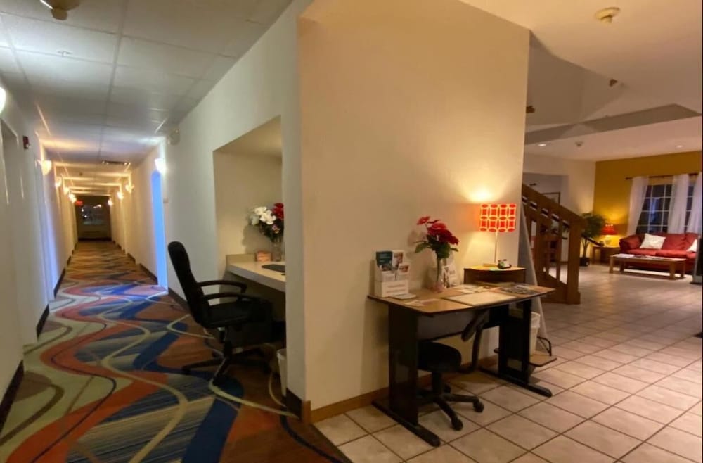 Rodeway Inn Salina North - photo 14