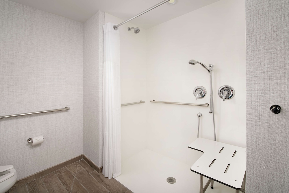 Hilton Garden Inn Miami Brickell South - photo 18