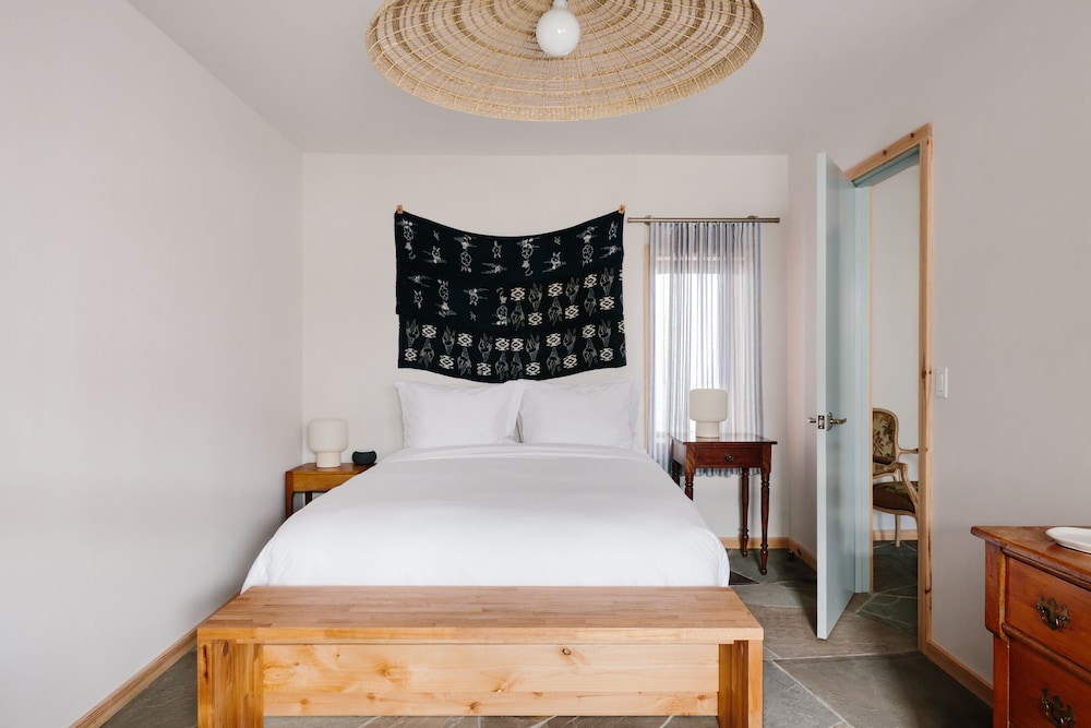 Daunt's Albatross Motel - photo 8