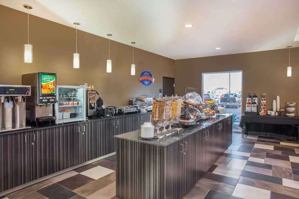 Baymont by Wyndham Grand Forks - photo 42