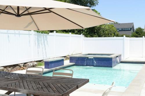 Lux 6BedRoom Villa with Salted Pool Hot tub and near Disneyland — 4-Star Luxury Hotel in Anaheim, United States