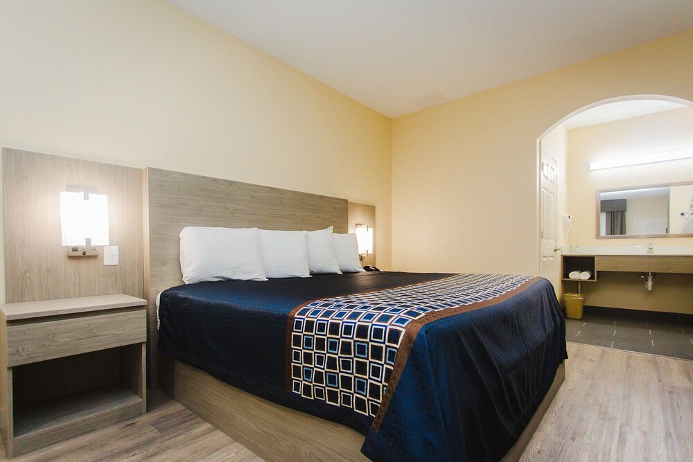 Palace Inn Katy Mills - photo 4