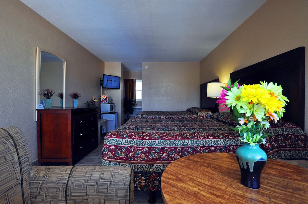 Nantucket Inn & Suites - photo 9
