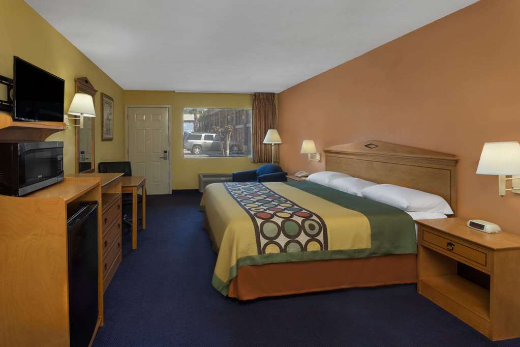 Super 8 by Wyndham Breaux Bridge - photo 9