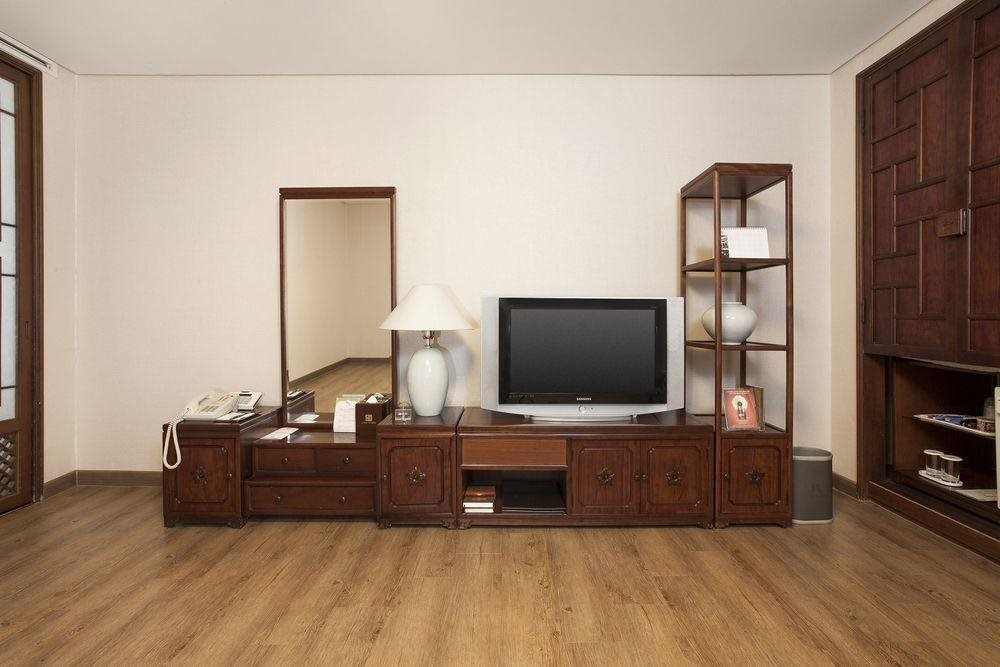 Hotel Riviera Yuseong in Daejeon, South Korea