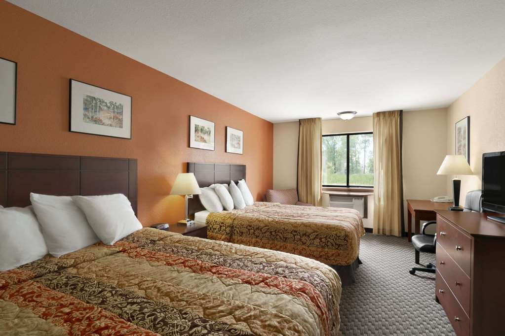 Days Inn & Suites by Wyndham Stevens Point - photo 8