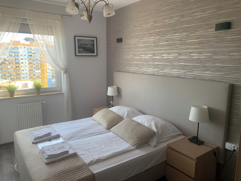 Irs Royal Apartments Irs Aviator — 4-Star Luxury Hotel in Gdansk, Poland