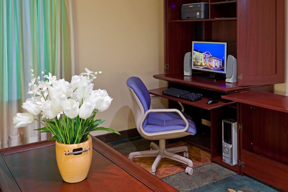Holiday Inn Express Hotel & Suites Carneys Point by IHG - photo 29