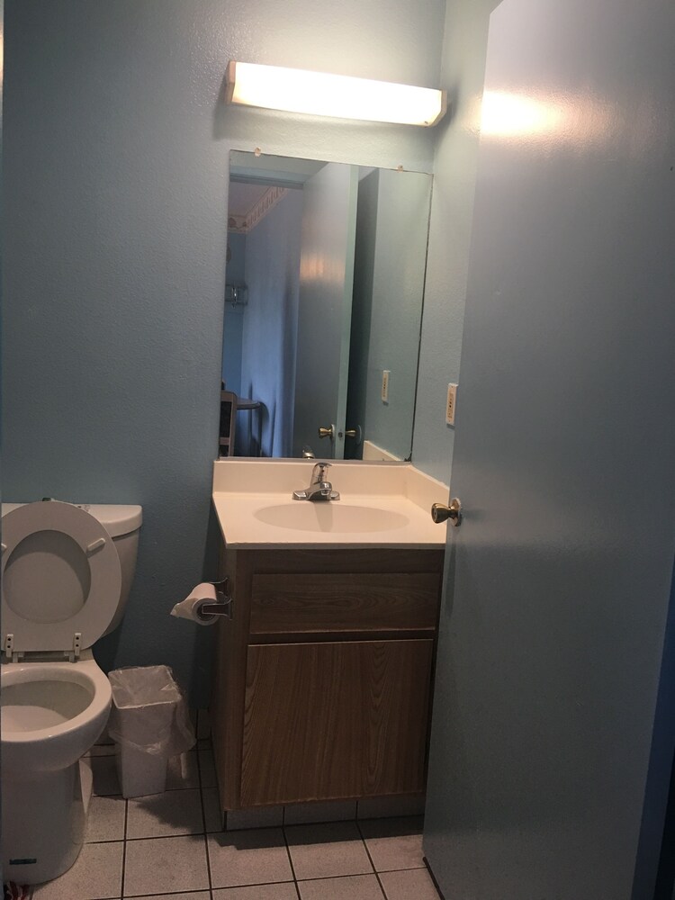 Chester Inn Motel - photo 20