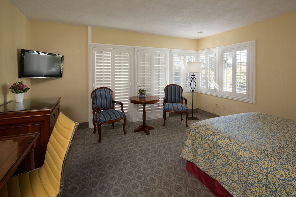 Normandy Inn - photo 6