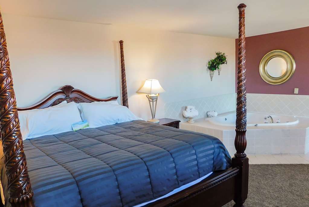 Days Inn & Suites by Wyndham Pocahontas - photo 18