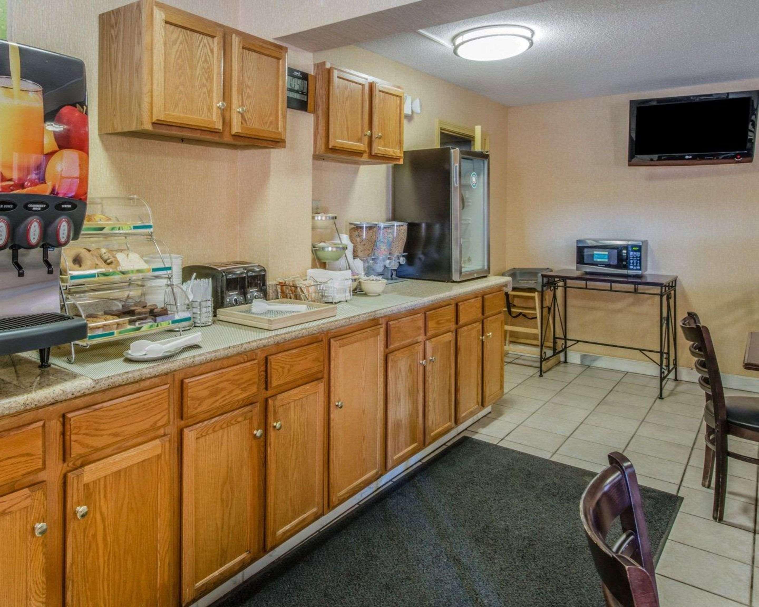 Quality Inn Barkeyville PA - photo 28