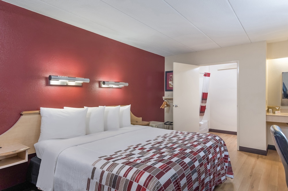 Red Roof Inn Philadelphia Trevose - photo 18