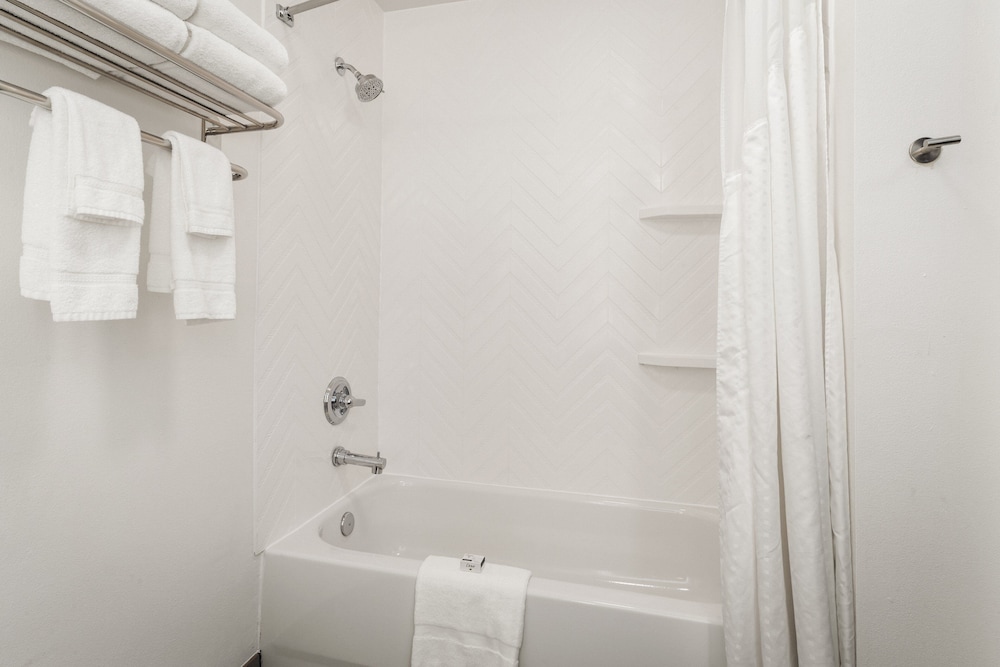 Holiday Inn & Suites Bothell by IHG - photo 29