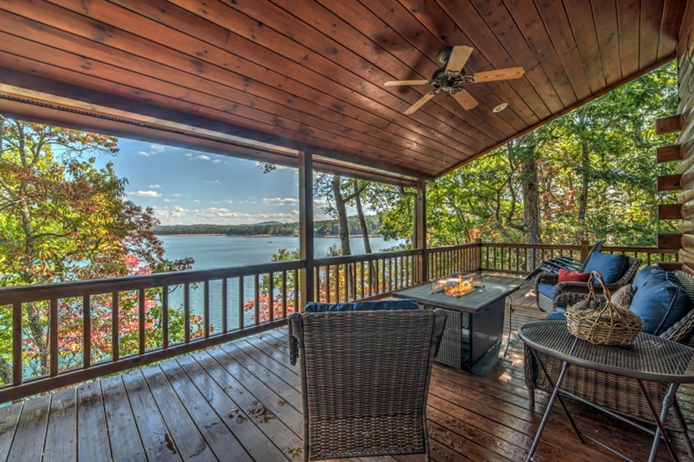 Lodge on the Lake — 4-Star Luxury Hotel in Blue Ridge, United States