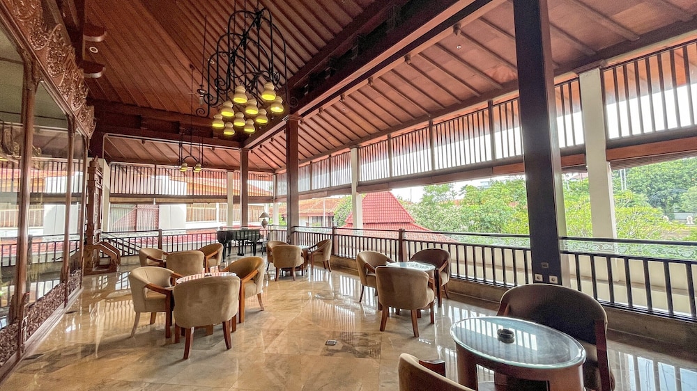 Lorin Solo Hotel — Surakarta — photo 2