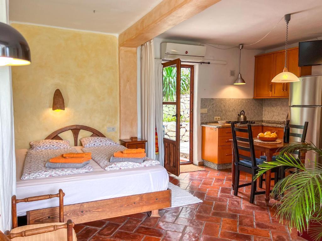 Caserio El Olivo — 4-Star Luxury Hotel in Orgiva, Spain