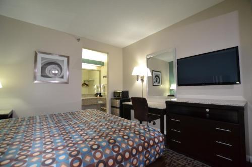 Relax Inn Motel & Suites - photo 5