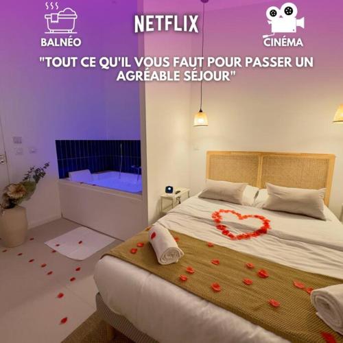 Romantique Room Cinema Netflix St Roch in Amiens, France