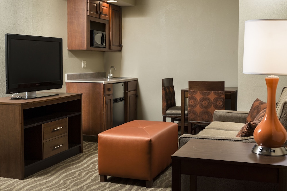 Holiday Inn Hotel & Suites Des Moines Northwest by IHG - photo 13