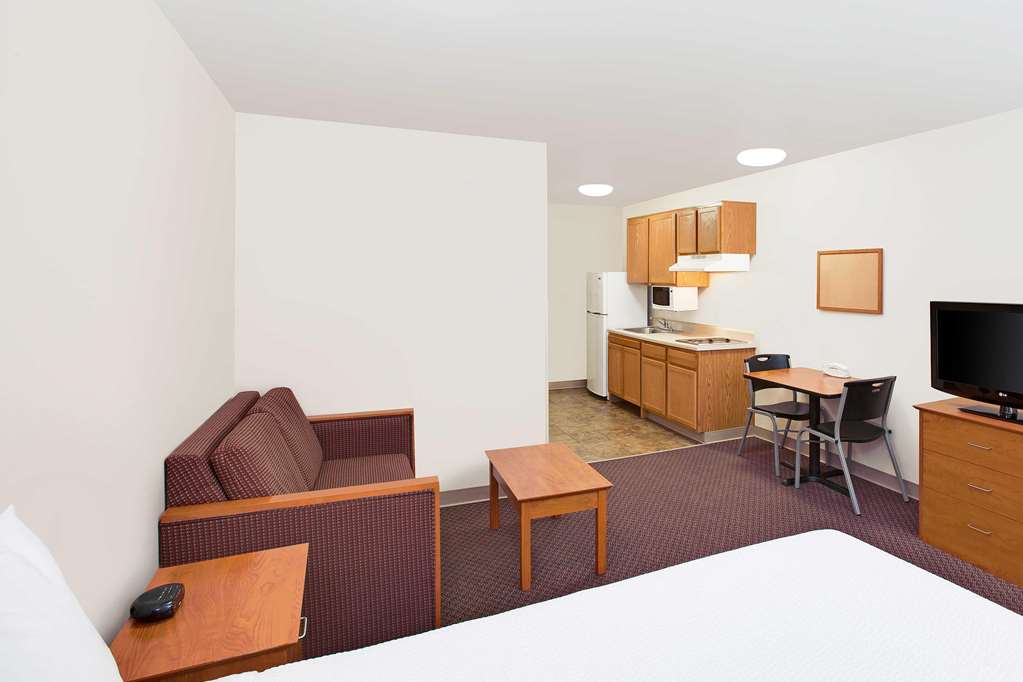 WoodSpring Suites Houston Willowbrook - photo 8
