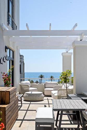 Atlantic Views Luxury 2 Bed with Pool in Sea Point