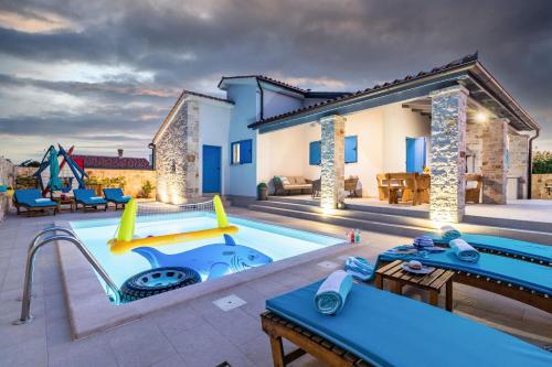 Villa Batana a warm private and pet friendly villa — 4-Star Luxury Hotel in Svetvincenat, Croatia