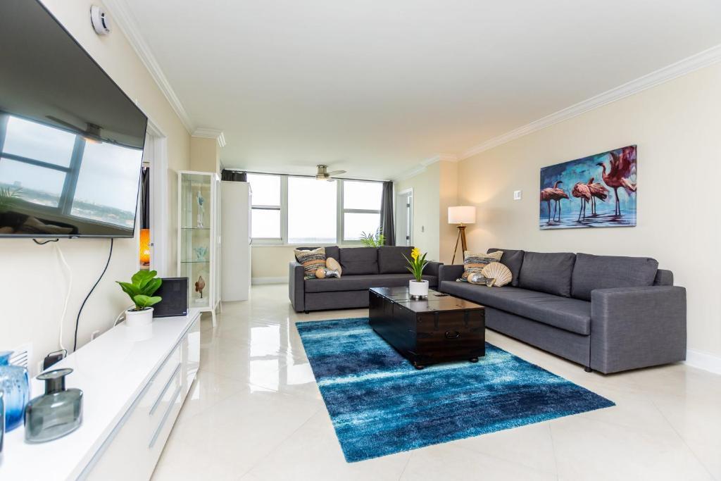 Ocean Beach Condo 3BR On the Sand 811 — 4-Star Luxury Hotel in Fort Lauderdale, United States