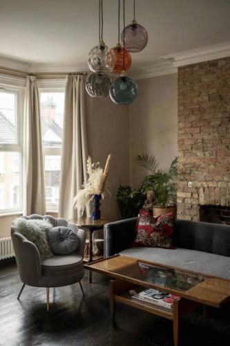 Alba's Den A creative sanctuary in NW10 London — 4-Star Luxury Hotel in London, United Kingdom