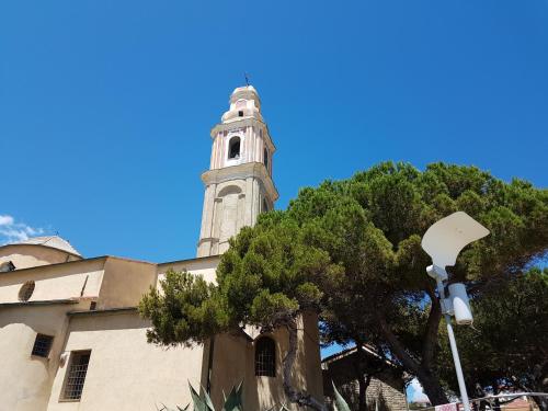 Bella vista sopra il porto — 4-Star Luxury Hotel in San Lorenzo Al Mare, Italy
