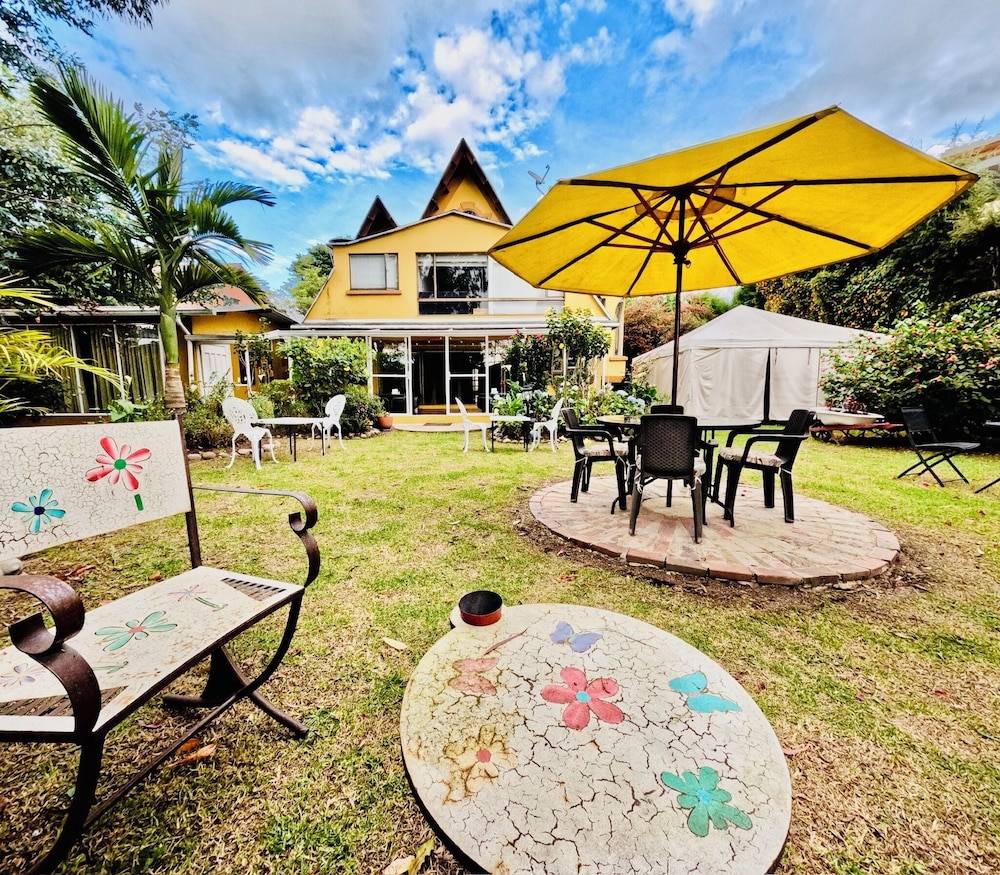 Hotel Casa Iris in Chia, Colombia