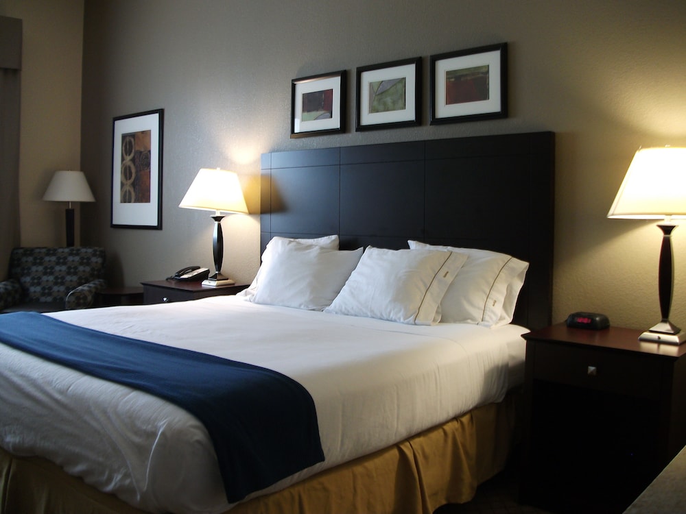 Holiday Inn Express Hotel and Suites Mankato East an IHG Hotel - photo 4