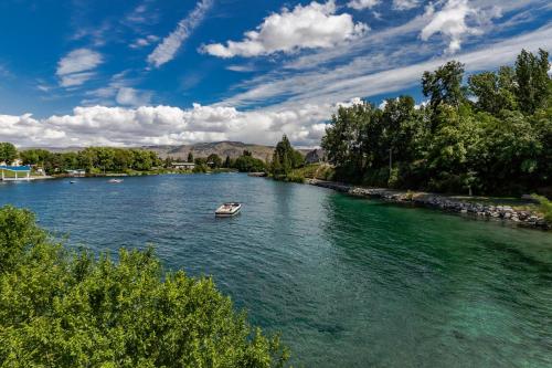 Chelan Resort Suites - photo 22