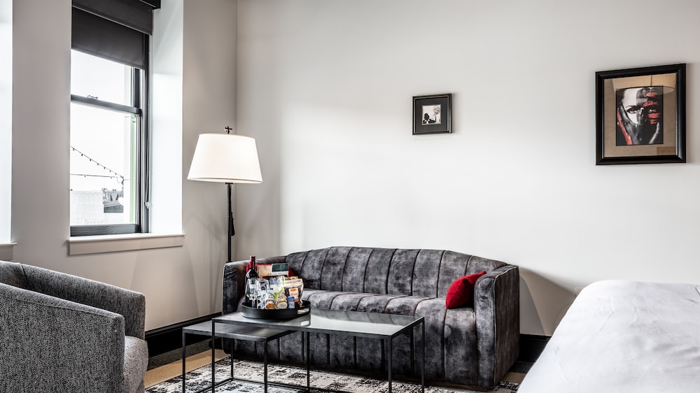 Bottleworks Hotel - photo 19