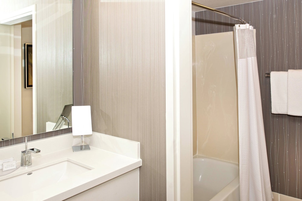 Courtyard by Marriott Oakland Airport - photo 35