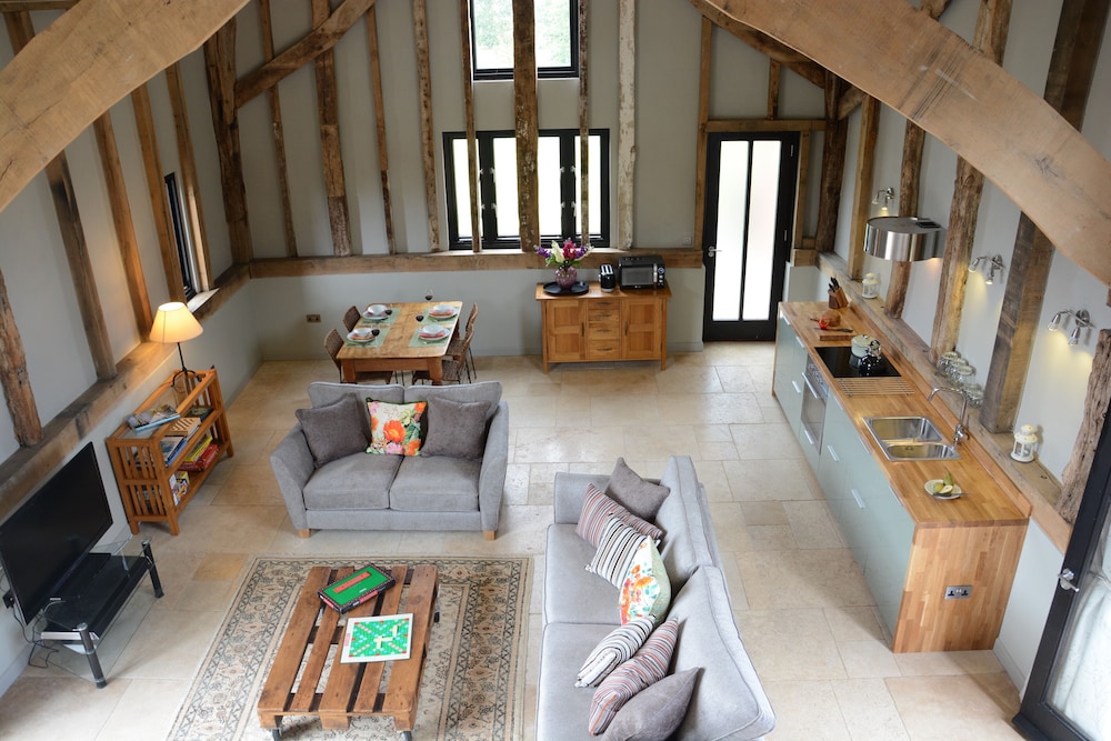 Manor House Barn Peasenhall — 4-Star Luxury Hotel in Saxmundham, United Kingdom