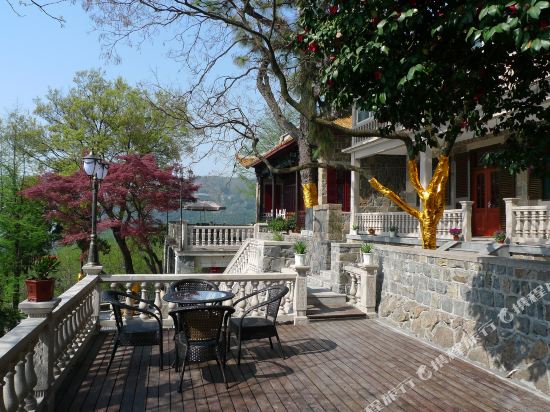 Linhai Resort in Deqing, People's Republic of China