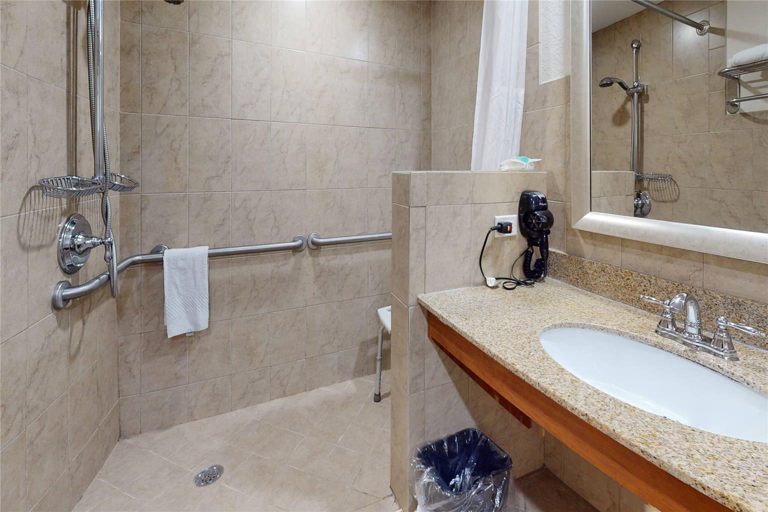 Rodeway Inn & Suites Fort Lauderdale Airport & Cruise Port - photo 15