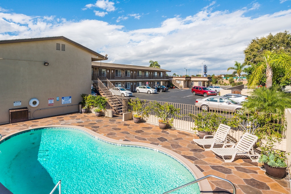 Hotel 414 Anaheim - photo 63